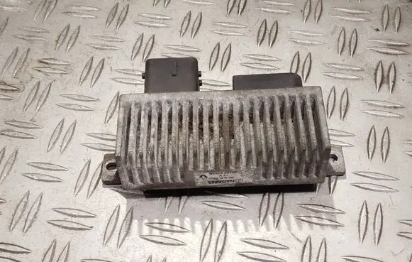 Renault Master III Glow plug pre-heat relay 271206395R