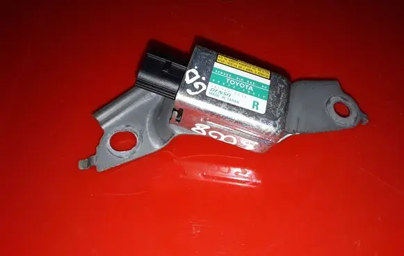 Lexus RX 300 Airbag deployment crash/impact sensor 8983348010 1879000730