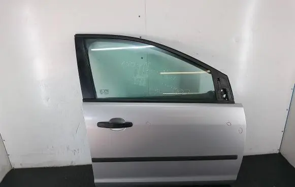 Ford Focus Front door