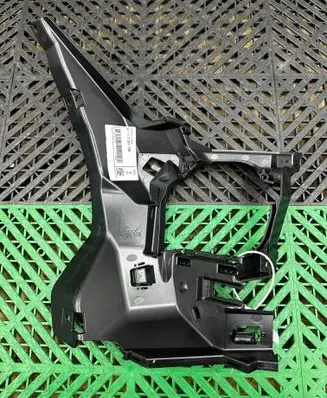 BMW 1 F20 F21 Front bumper mounting bracket 7371739