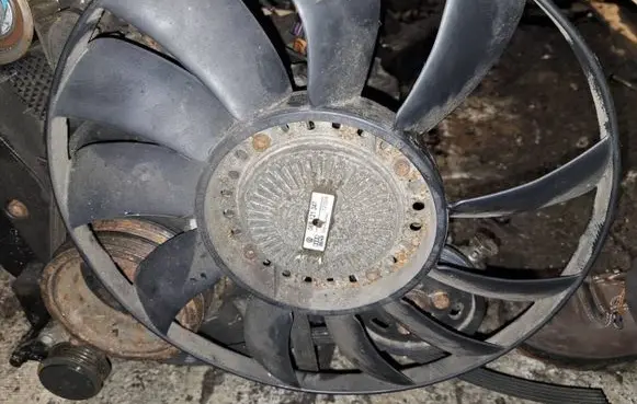 Skoda Superb B5 (3U) Viscous fan clutch 06b121347