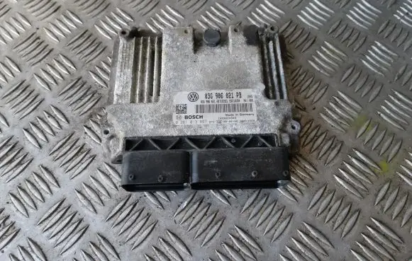 Volkswagen PASSAT B6 Engine control unit/module 03G906021PB 0281013897
