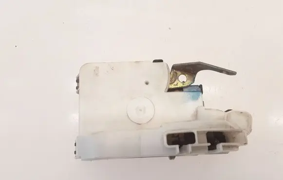 Volkswagen Golf III Front door lock 