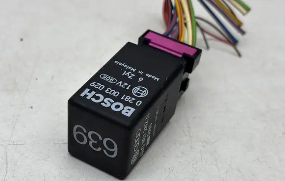 Audi Q7 4L Glow plug pre-heat relay 4E0907282A 0281003029 639