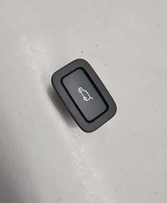 Volvo V70 Tailgate/boot open switch button 31412055A