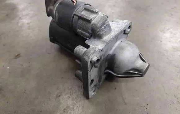 Peugeot 207 Starter motor 9662854180