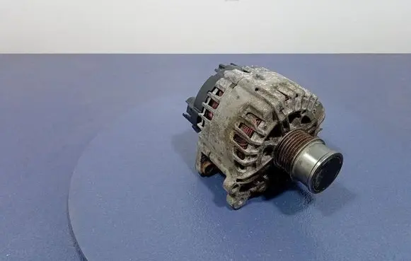 Skoda Octavia Mk3 (5E) Generator/alternator 04C903023M