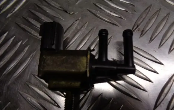Nissan Micra Vacuum valve K5T48474