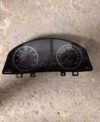 Volkswagen Golf V Speedometer (instrument cluster)