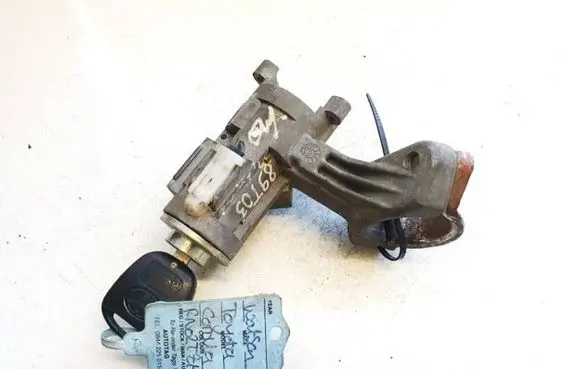 Toyota Corolla E120 E130 Ignition lock 45020024 45020-02-4