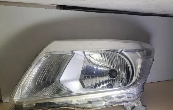Nissan Navara D23 Headlight/headlamp 260604KJ2A 1EF22542111 00015503