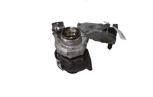 BMW 5 E60 E61 Turbo 850689101 4913505895