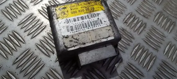 Mercedes-Benz C W202 Airbag control unit/module 0008208026 12198403
