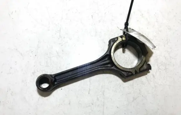 Volkswagen Golf V Piston with connecting rod