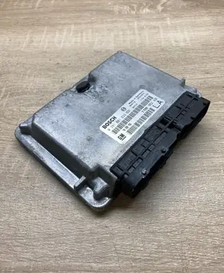Opel Vectra B Engine control unit/module ECU 90508986 0281001633