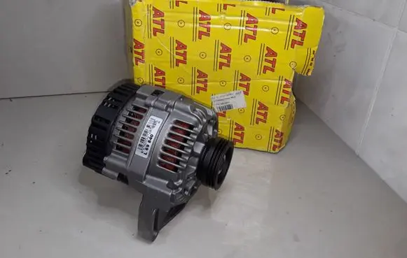 Renault Kangoo I Generator/alternator 7711134753 L69840