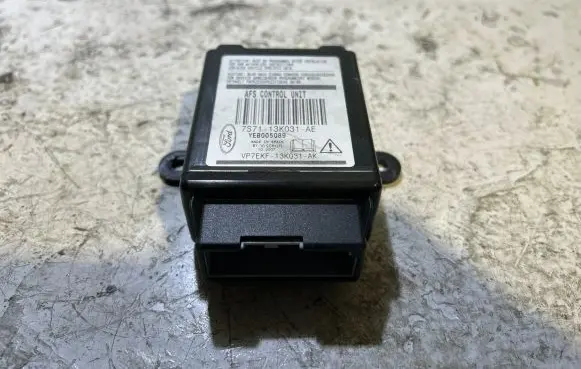 Ford Mondeo MK IV Light module LCM 7S7113K031AE YEB005089 VP7EKF13K031AK