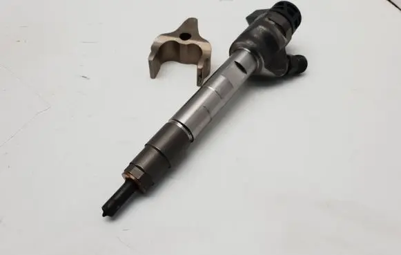 BMW 1 F20 F21 Fuel injector 8511630