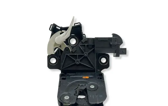 Audi A6 S6 C6 4F Tailgate/trunk/boot lock/catch/latch 8P4827505C