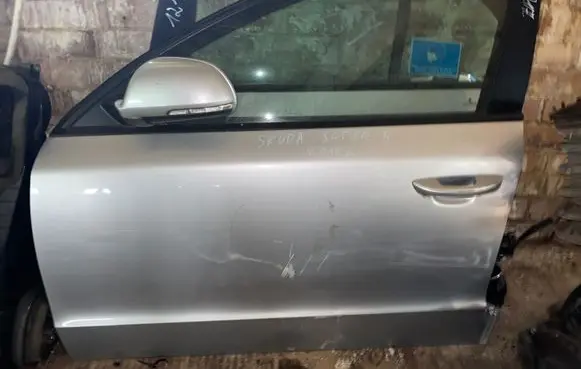 Skoda Superb B6 (3T) Front door