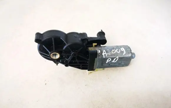 Mercedes-Benz ML W164 Seat adjustment motor 0390203213