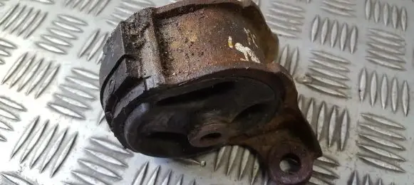Honda Accord Engine mount bracket
