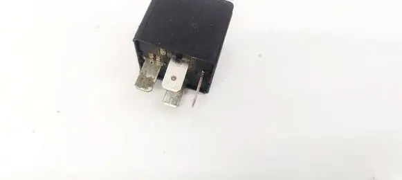 Audi A6 S6 C6 4F Other relay 8K0951253 V23136B6X72