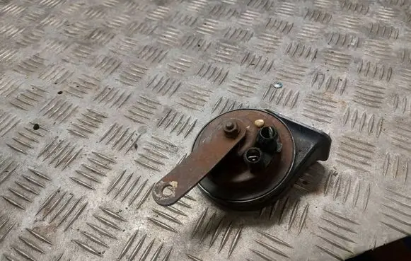 Volkswagen PASSAT B6 Horn signal 35717
