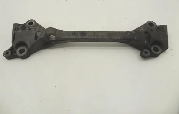 Mini One - Cooper Clubman R55 Engine mounting bracket 6772034