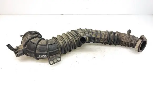 Volkswagen Transporter - Caravelle T5 Turbo air intake inlet pipe/hose 7E0129615D