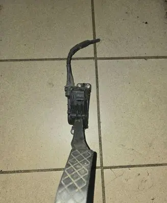Volkswagen Transporter - Caravelle T5 Accelerator throttle pedal 7H1721503D PV00849503