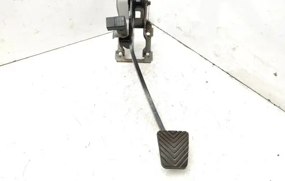 Hyundai Sonata Brake pedal 938103K000