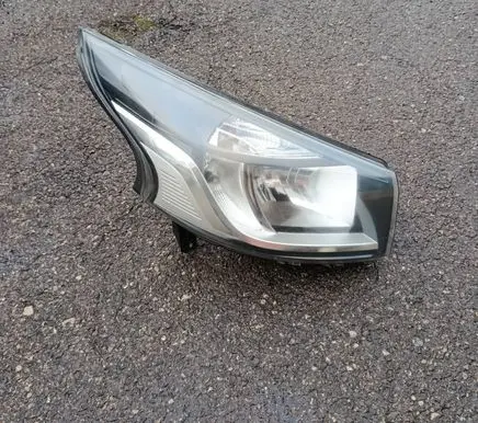 Renault Trafic III (X82) Headlight/headlamp 1EE01141002 260108047R