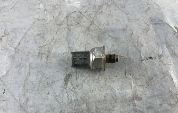 Fuel pressure sensor