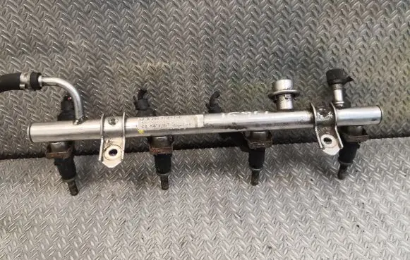 Mercedes-Benz A W169 Fuel injectors set 2660701795 0000789023