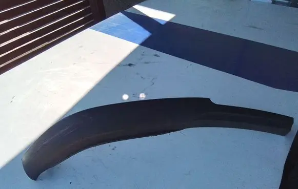 Toyota Avensis T250 Front bumper lip 