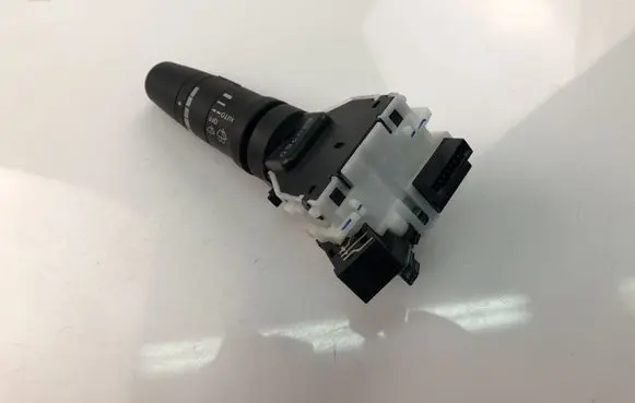Nissan Note (E11) Wiper turn signal indicator stalk/switch 8305SD