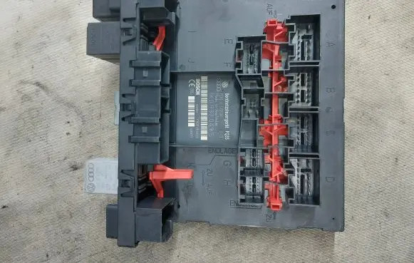 Volkswagen Touran I Comfort/convenience module 1K0937049S F005V00496 H30S0704
