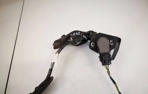 Toyota Avensis T250 Accelerator throttle pedal 8928152021 89281-52021