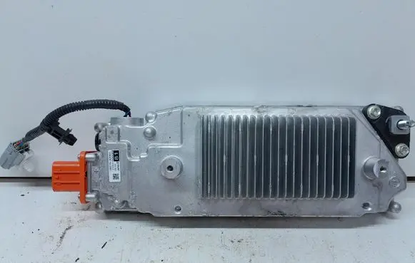 Voltage converter inverter