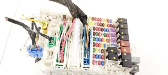 Honda Insight Fuse box set TM8S220 TM8-S220