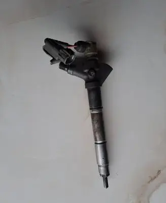 Toyota Avensis T250 Fuel injector 236700R040