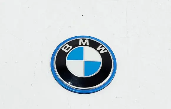 Manufacturer badge logo/emblem