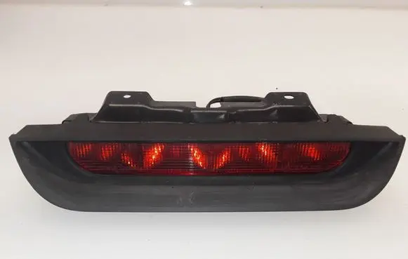 Third/center stoplight