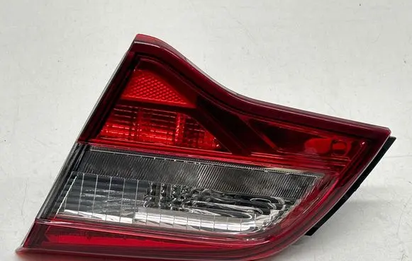 Tailgate rear/tail lights