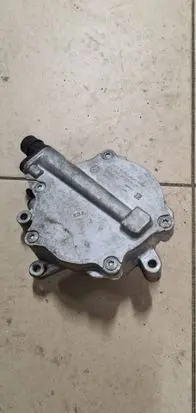BMW 7 F01 F02 F03 F04 Vacuum pump 8605976