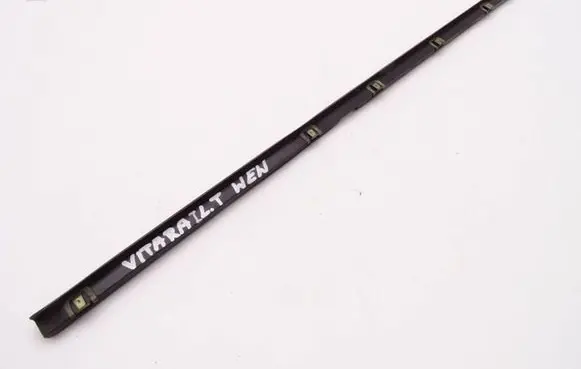 Suzuki Grand Vitara I Rear door trim (molding) SUZUKI_VITARA_I_88-97_LISTWA_ZGARNIAJĄCA_SZYBY_LEWY_TYŁ_5d