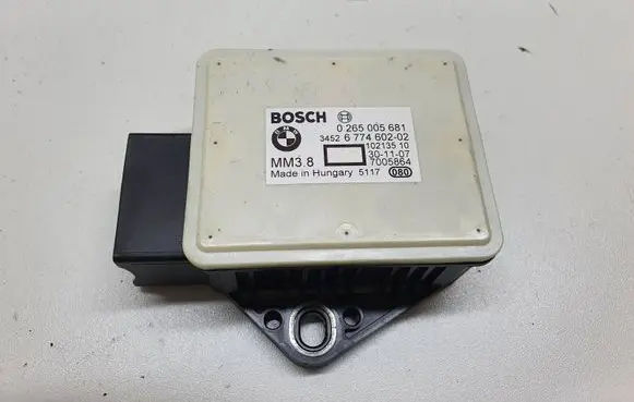 BMW 5 E60 E61 ESP acceleration yaw rate sensor 6774602 0265005681 3452677460202