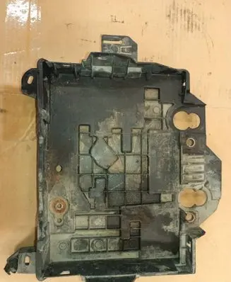 Renault Clio III Battery tray 8200314273