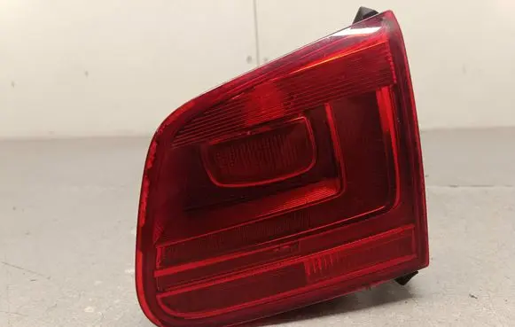 Volkswagen Tiguan Tailgate rear/tail lights 5N0945310 A046341